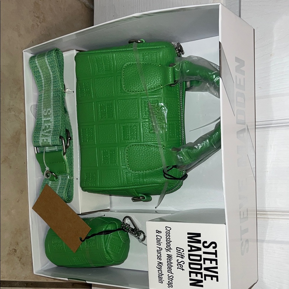 Steve Madden Vibrant Green Crossbody Bag Set